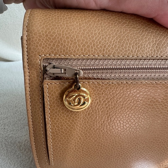 Chanel Camel Leather Bag with Gold Chain - Picture 4 of 9